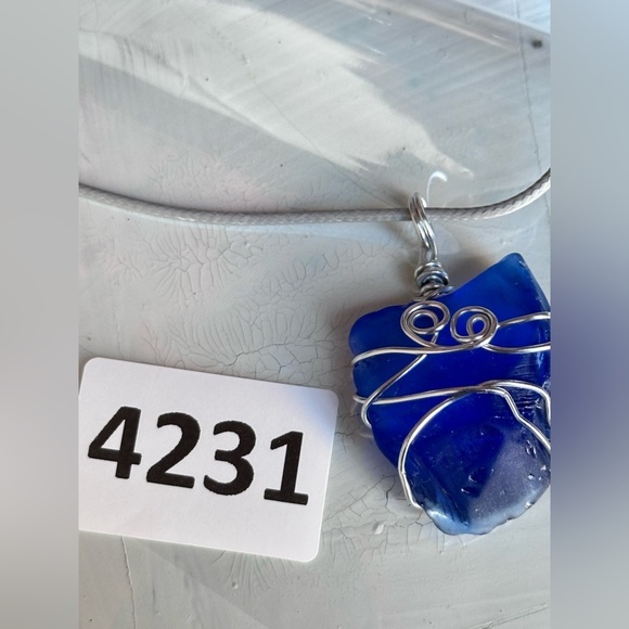 Sea Glass Pendant Necklace Wire Wrapped Artisan Handcrafted Handmade 4226 Y - Picture 8 of 8